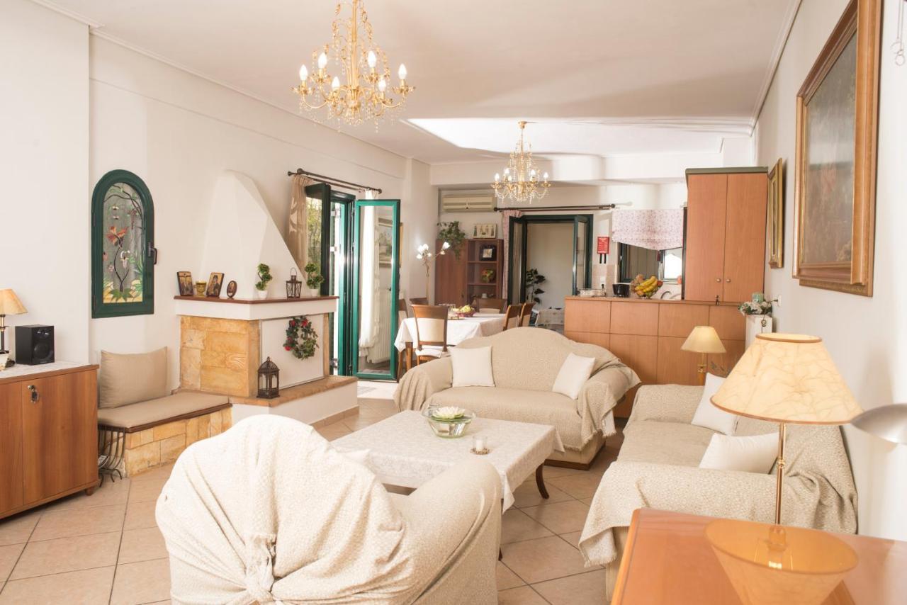 Maisonette With Garden In The Heart Of The Historical Kalamata Center Zewnętrze zdjęcie