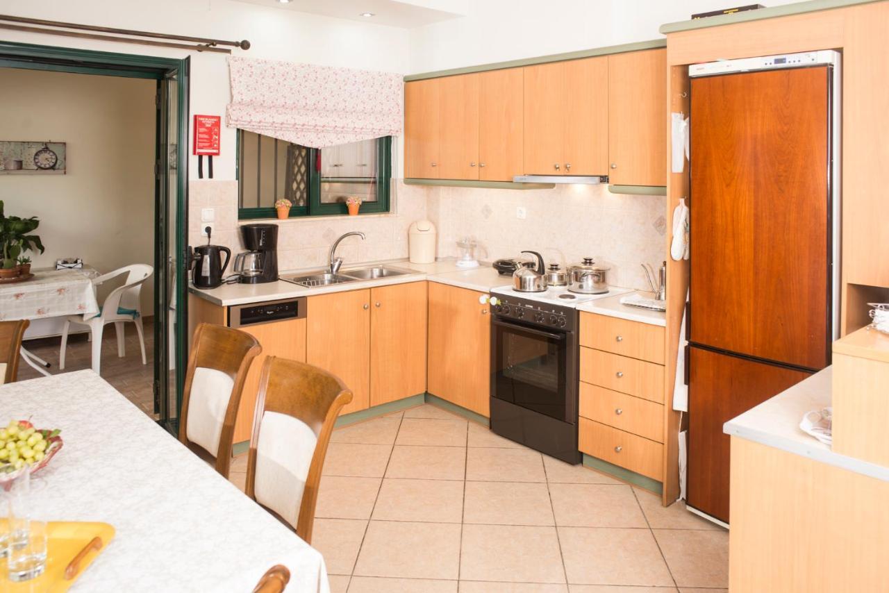 Maisonette With Garden In The Heart Of The Historical Kalamata Center Zewnętrze zdjęcie