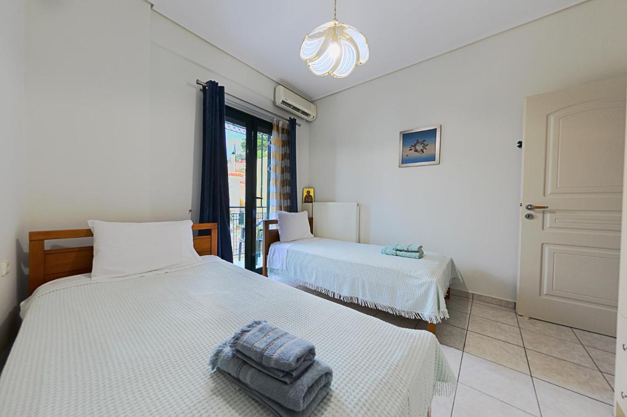 Maisonette With Garden In The Heart Of The Historical Kalamata Center Zewnętrze zdjęcie