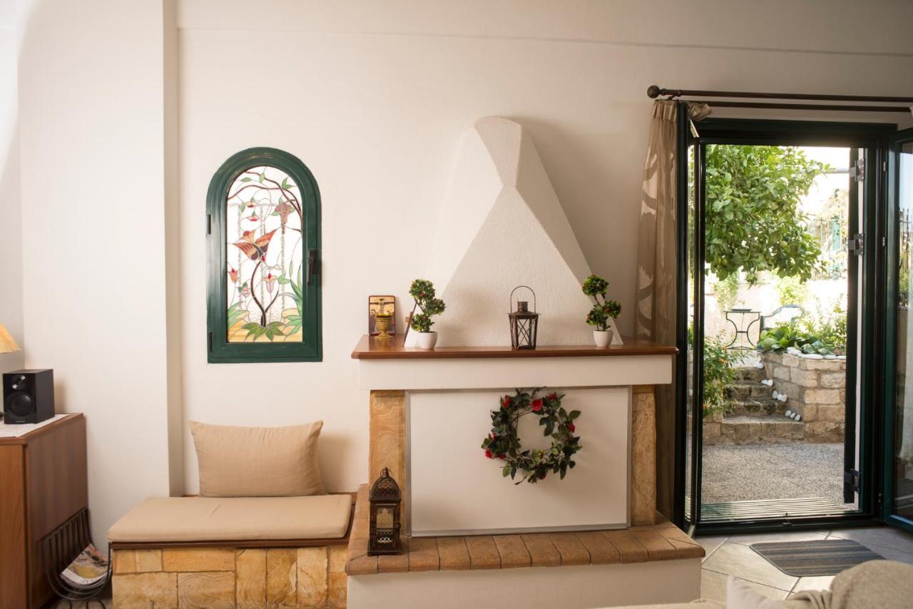 Maisonette With Garden In The Heart Of The Historical Kalamata Center Zewnętrze zdjęcie
