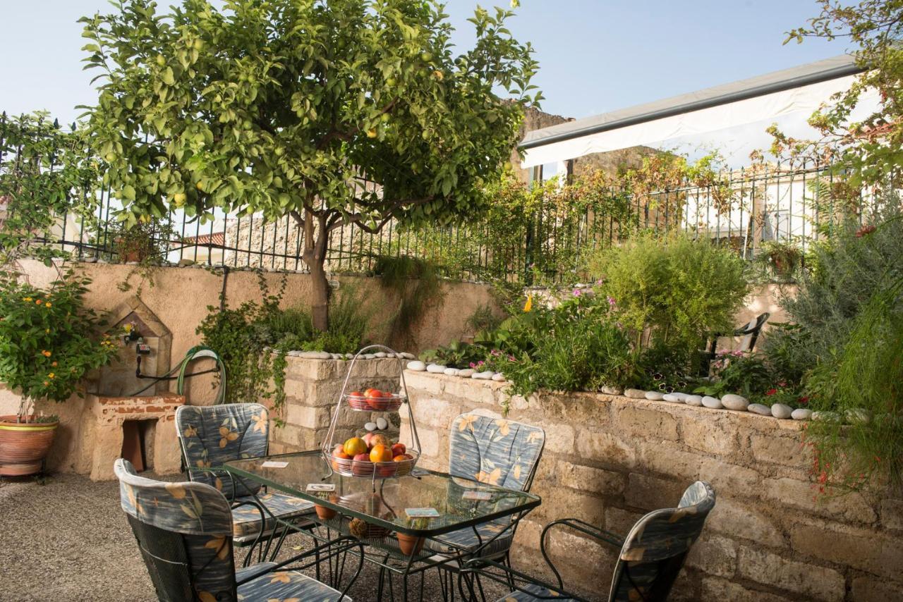 Maisonette With Garden In The Heart Of The Historical Kalamata Center Zewnętrze zdjęcie